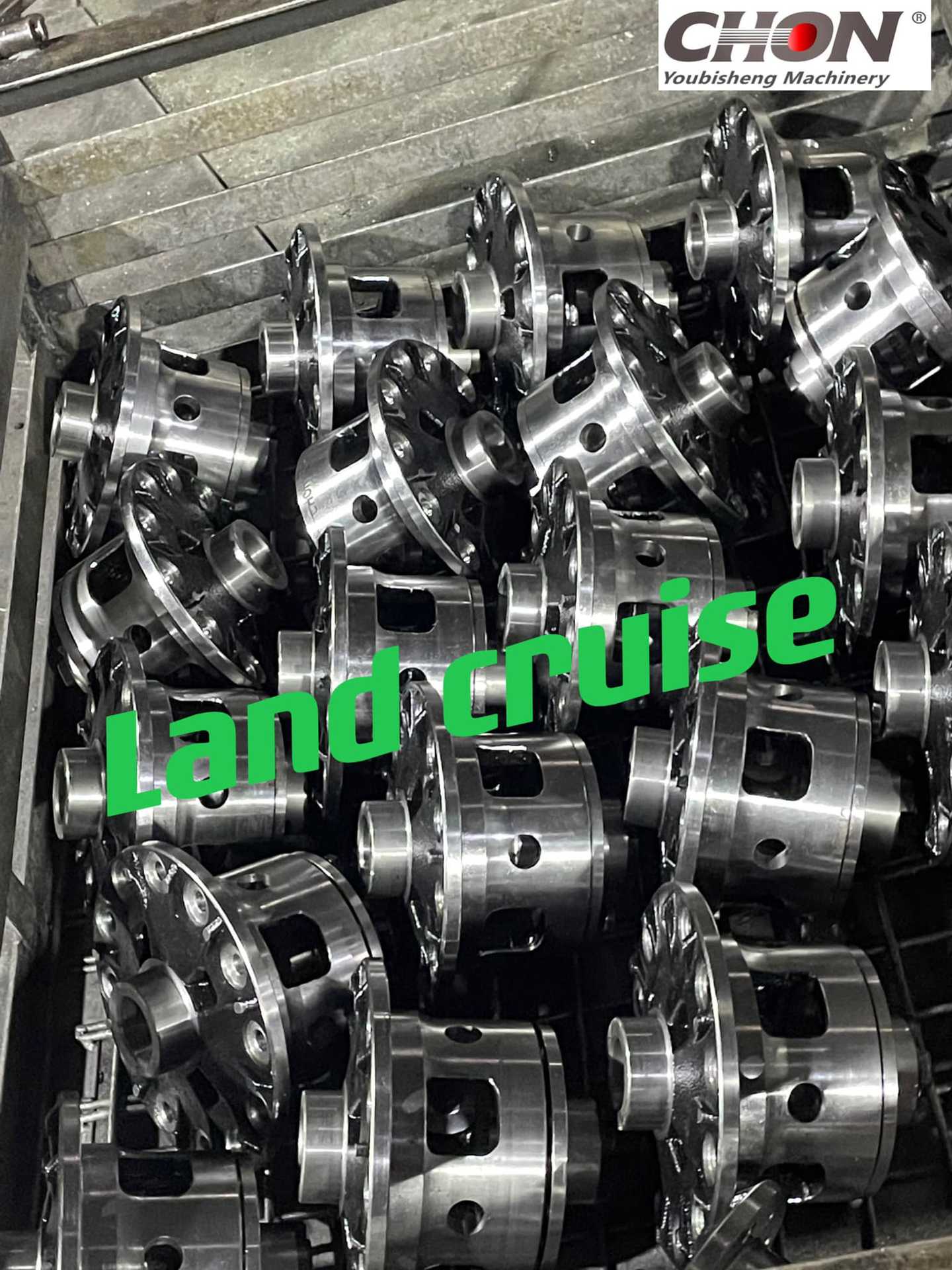 Suitable for Toyota Land Cruiser LC200 rear axle with electric lock differential assembly reducer assembly