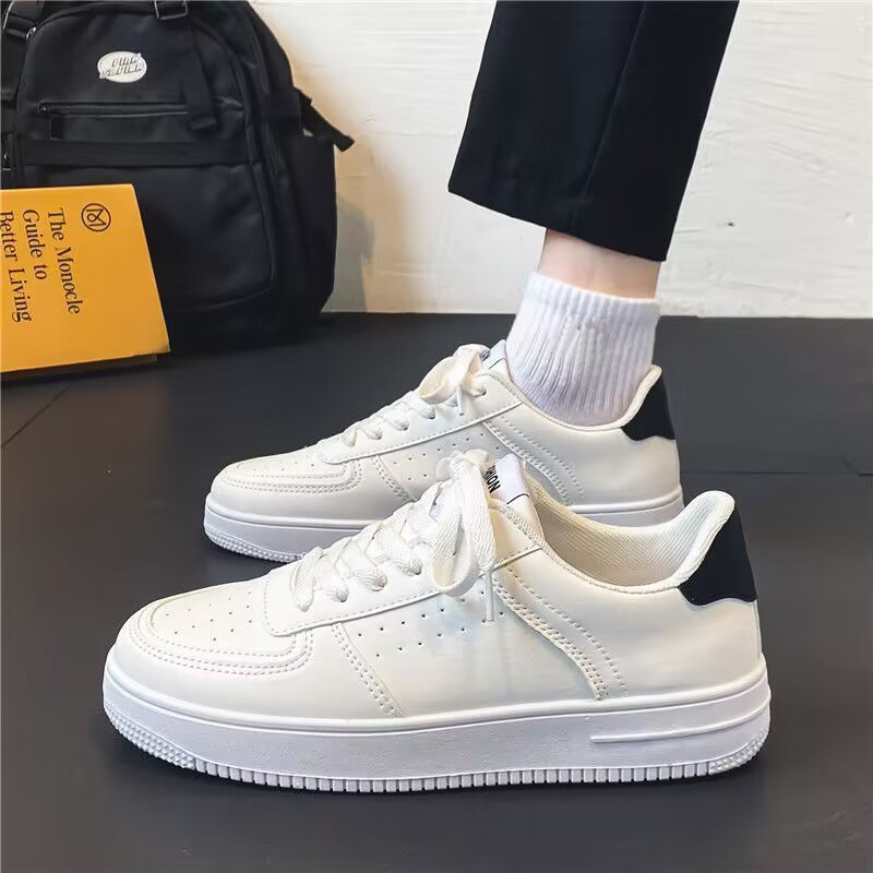Primavera de zapatos blancos de suela gruesa 2024 nuevos zapatos de hombre estudiantes de moda de skate casuales elevados zapatos deportivos transpirables