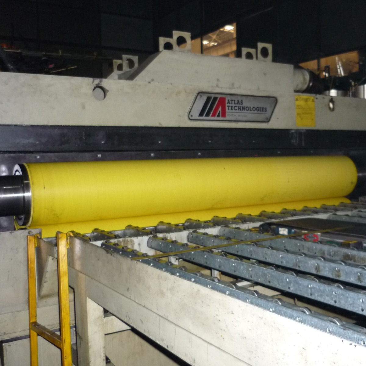 专业制造清洗机无纺布挤干辊上海宝鹰替代进口13701959839