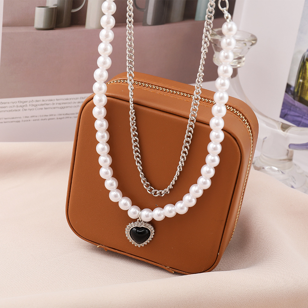 Creative Simple Multi-layer Black Heart Double-layer Pearl Chain Alloy Necklace display picture 5