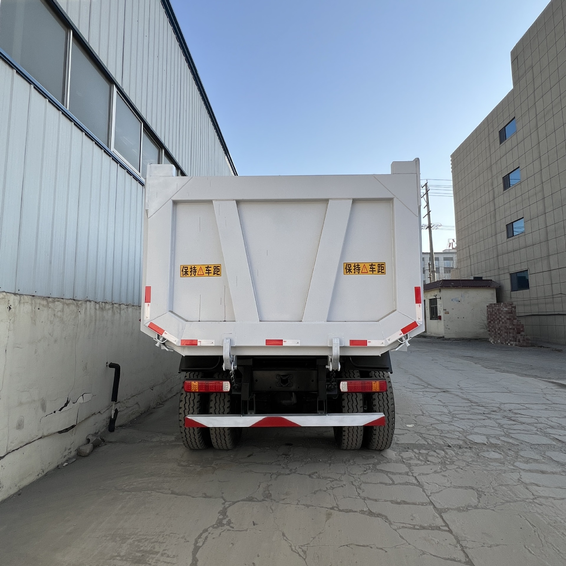 Supply of Shaanxi Automobile Shacman Heavy-Duty Trucks 6*4 Dump Trucks X3000 Tipper Trucks 10-Wheel Dump Trucks Heavy-Duty Trucks
