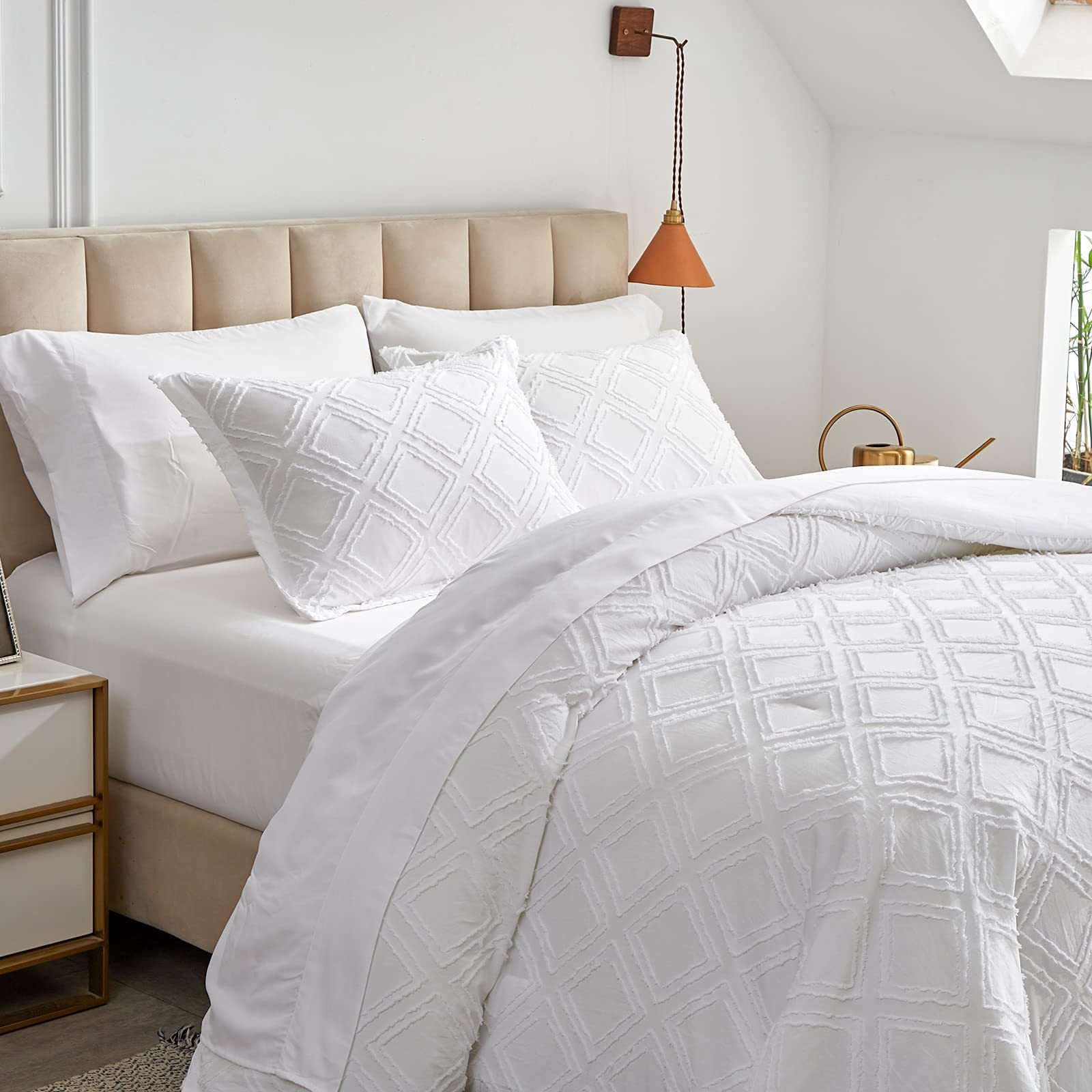 White Queen-7 Pieces-02.jpg