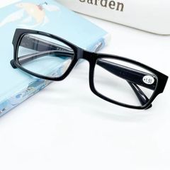 ファッションシンプル黒フレーム老眼鏡高精細男性女性抗疲労老眼鏡樹脂超軽量老眼鏡輸入