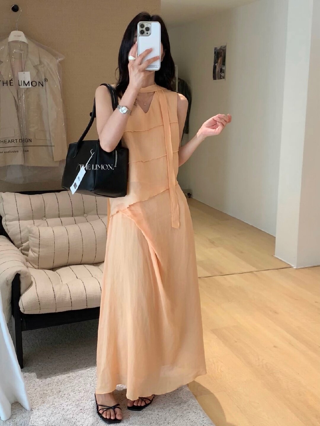 Bộ áo hai dây kết hợp chân váy midi nữ tính chất tơ tằm phong cách Hàn Quốc — màu cam, màu mơ chi tiết 4