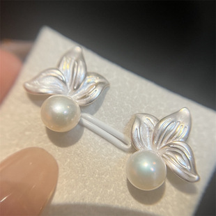 New earrings clover fresh water pearl earrings ancient method wire drawing exquisite small bulb high-grade earrings wholesale