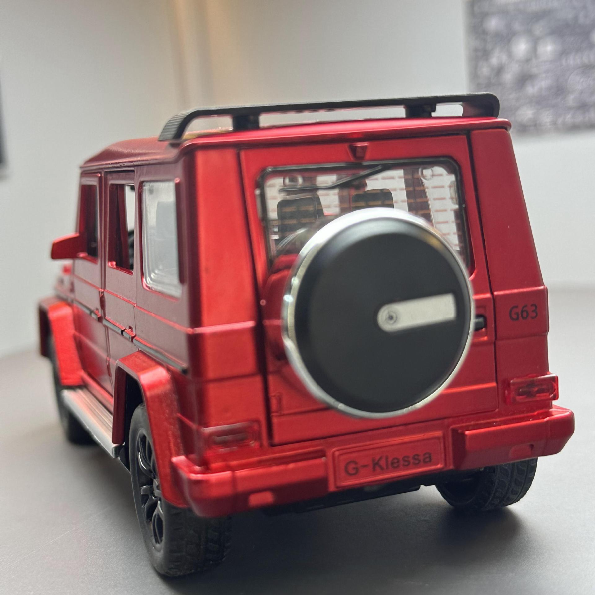 Aleación de coche 1:32AMG Big Ben G63 modelo de vehículo todoterreno Tire hacia atrás sonido y luz niño modelo de coche de juguete adornos