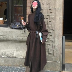 赫本风高级感长外套长款复古气质系带收腰棕色风衣女涤纶氨纶圆领