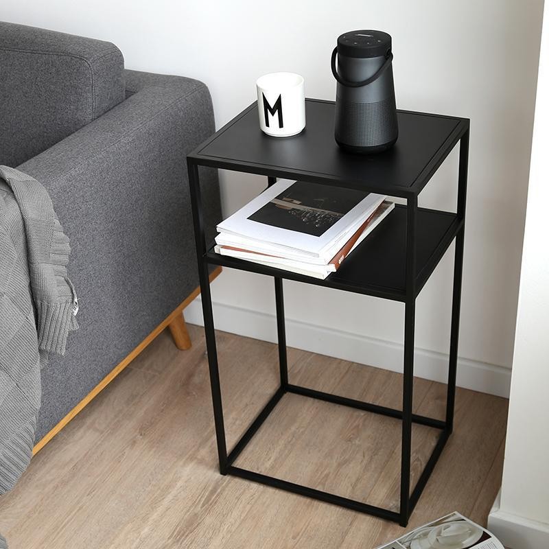 Mesa de esquina moderna, mesa de centro, apartamento pequeño, sofá lateral, habitación cuadrada, sofá pequeño, habitación de dormitorio, sofá lateral