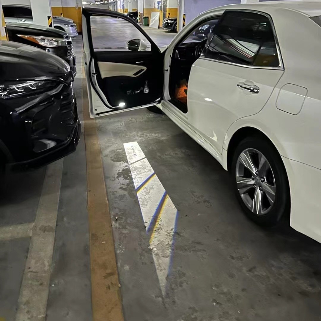 Aplicable a la luz de bienvenida especial de Toyota Camry, lámpara de puerta, lámpara de proyección, lámpara de tierra láser, lámpara de atmósfera