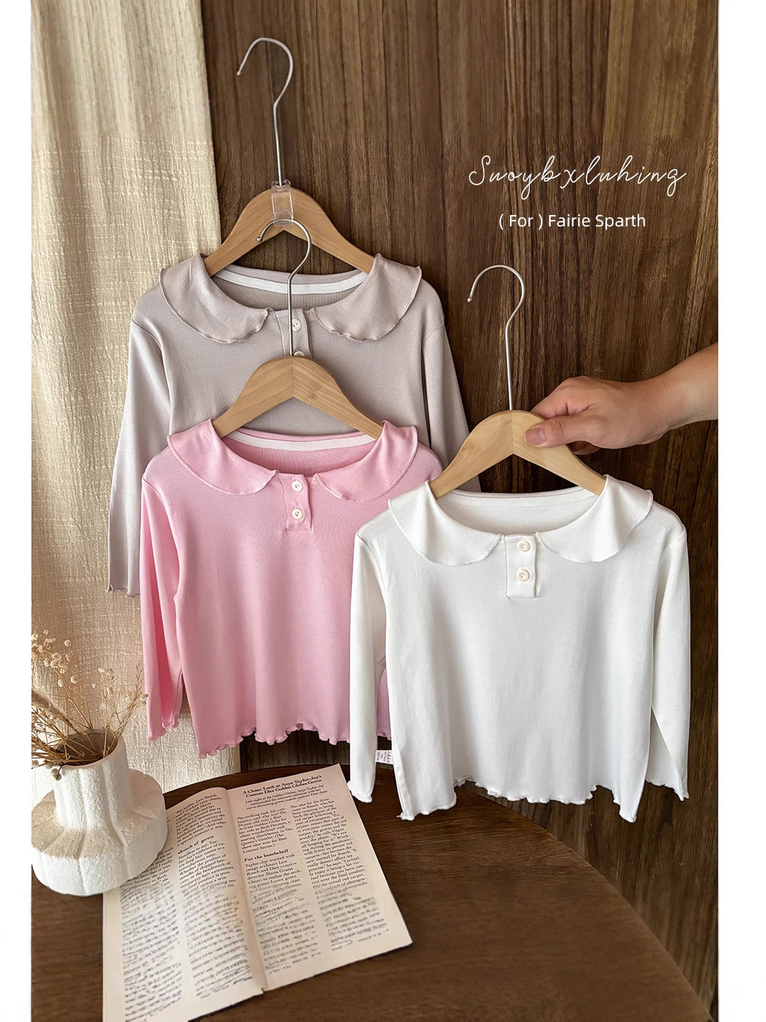 Camiseta de base para niñas delgada estilo extranjero 2025 primavera y otoño nuevo bebé femenino en una sola camiseta de manga larga con solapa de lana 6 años de edad