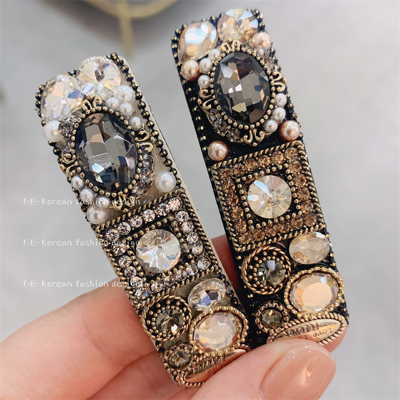 19g Weight Hair Clip Hair Accessories Type Rhinestones Inlay Material 1 Piece Quantity Holiday, Travel, Daily Occasion Metal Material Geometric Pattern Women's Gender Inlay Design Elegant, Streetwear Style Dongdaemun Czech Diamond Barrettes Retro Debutante Style BB Clip Side Bangs Internet Celebrity Hair Clip For Broken Hair Barrettes Hair Accessories For Women 8