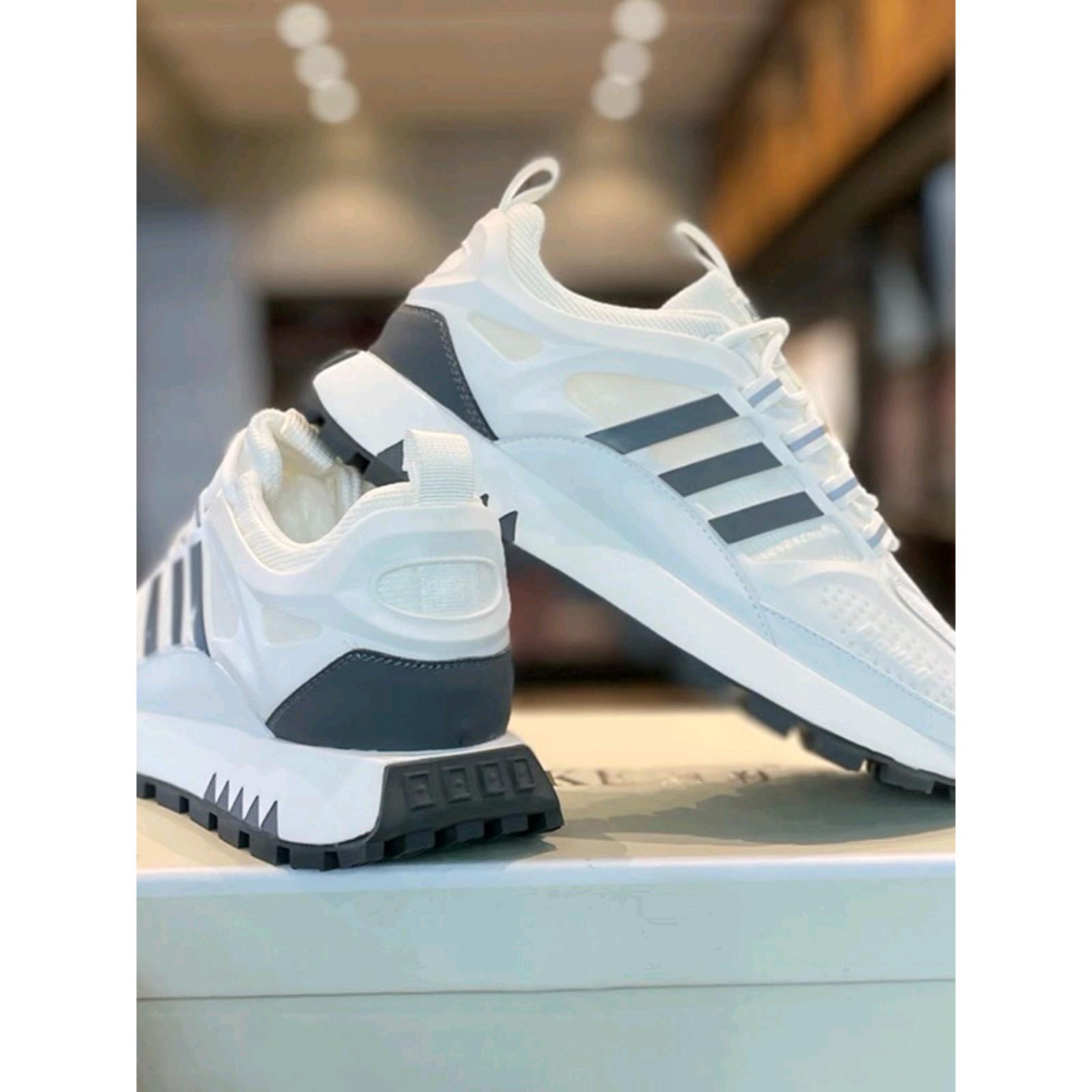남성 신발 2025 여름 새 스타일 메쉬 통기성 Heighting Forrest Gump Shoes Fast 핸드 인터넷, 같은 스타일 유행 캐주얼 운동화 축하