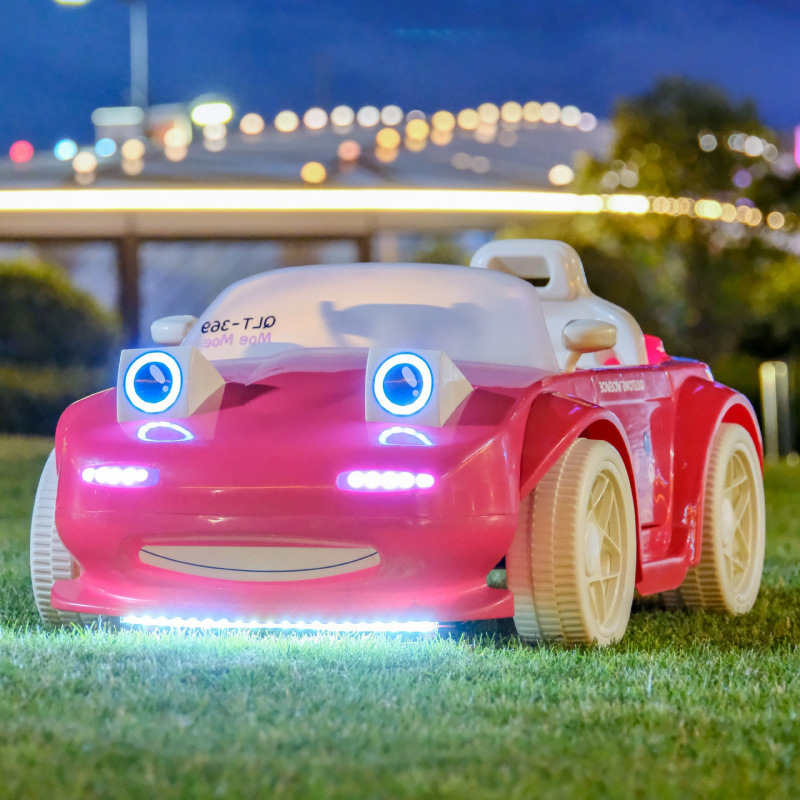 진주빛 파우더에는 빛 없이 깜박일 수 있는 이중 모터가 있는 12V4.5 배터리가 기본으로 제공됩니다.