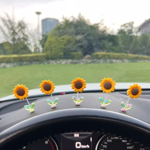 Cute shaking head sunflower car shaking head ornaments healing fresh flowers car center console rearview mirror decorations