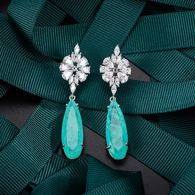 Fashionable shiny elegant pendant drop-shaped with zircon
