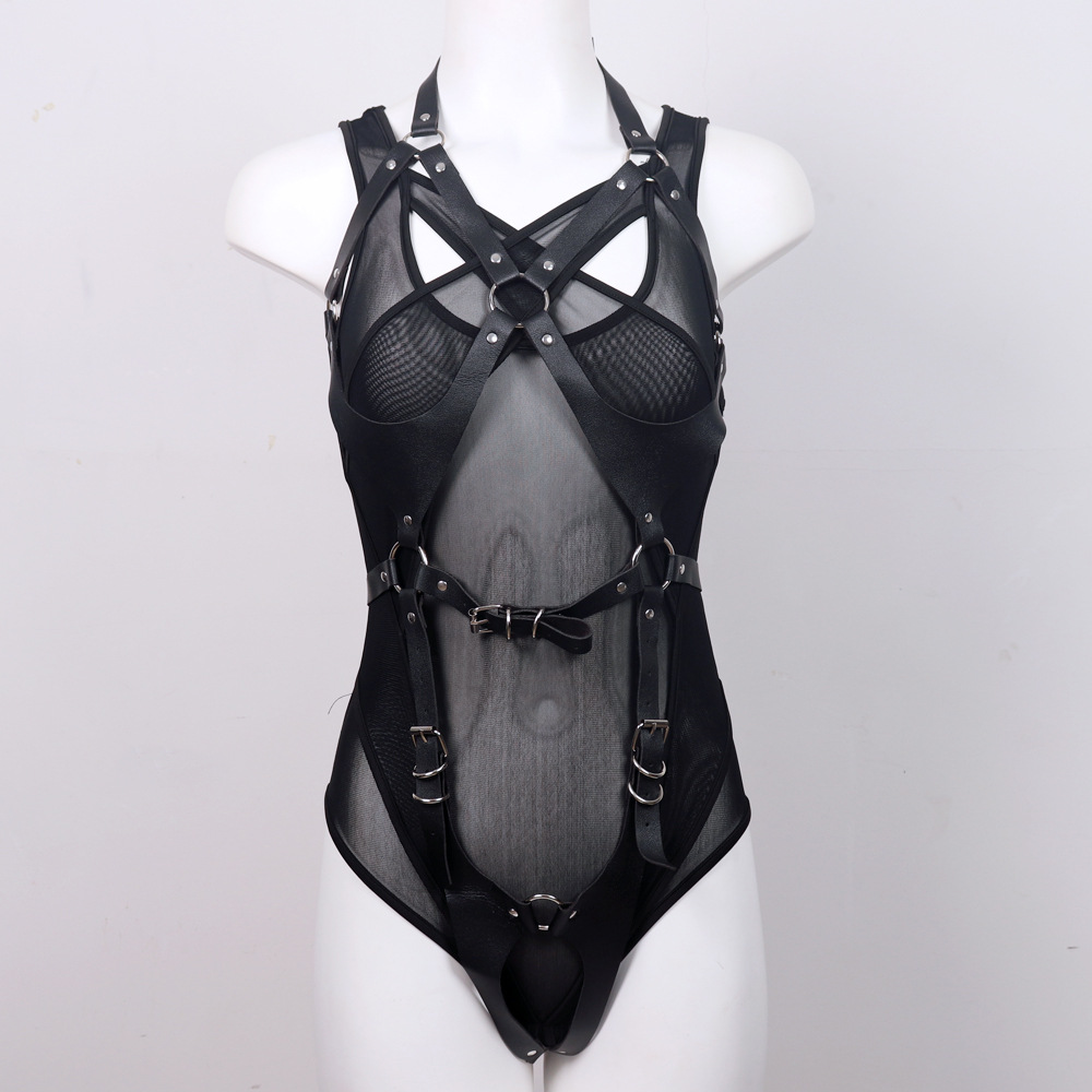 검은색 속옷 + 가죽 슈트