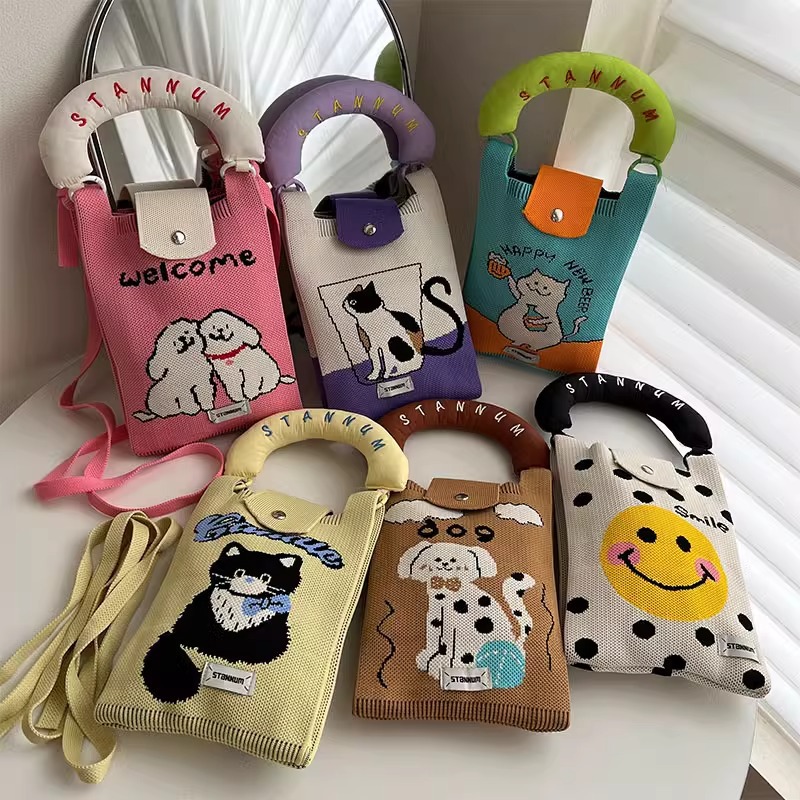 Quality cartoon small knitted phone bag