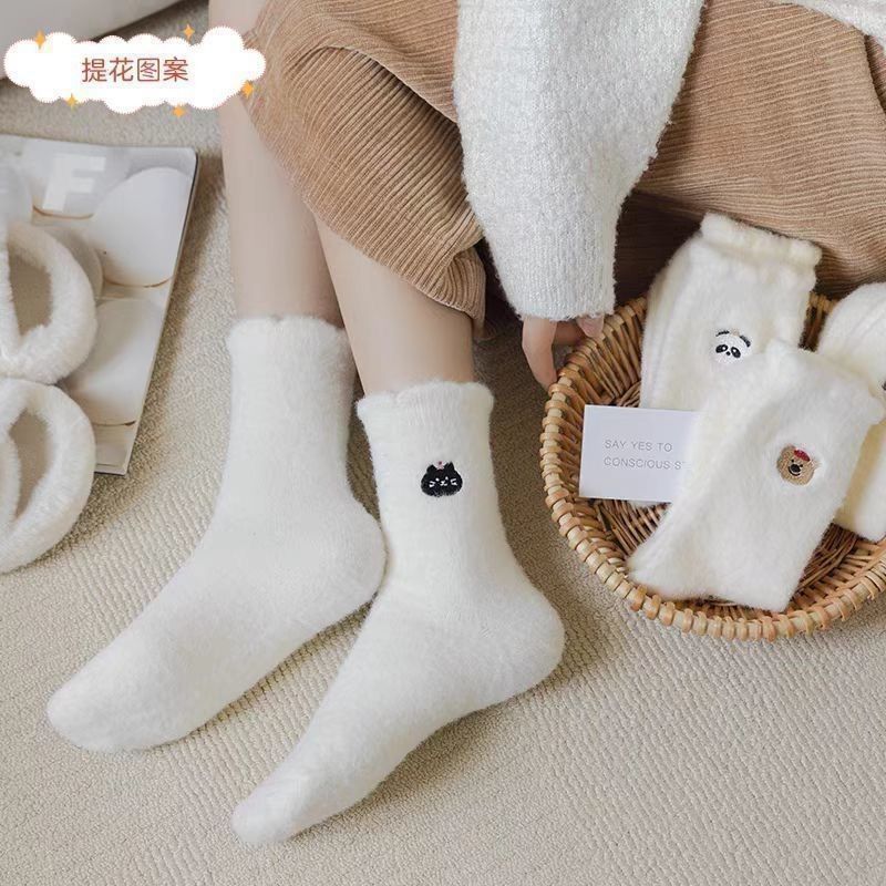 袜子女中筒秋冬款加厚冬季可爱纯白睡眠月子地板加绒保暖毛毛袜子|undefined