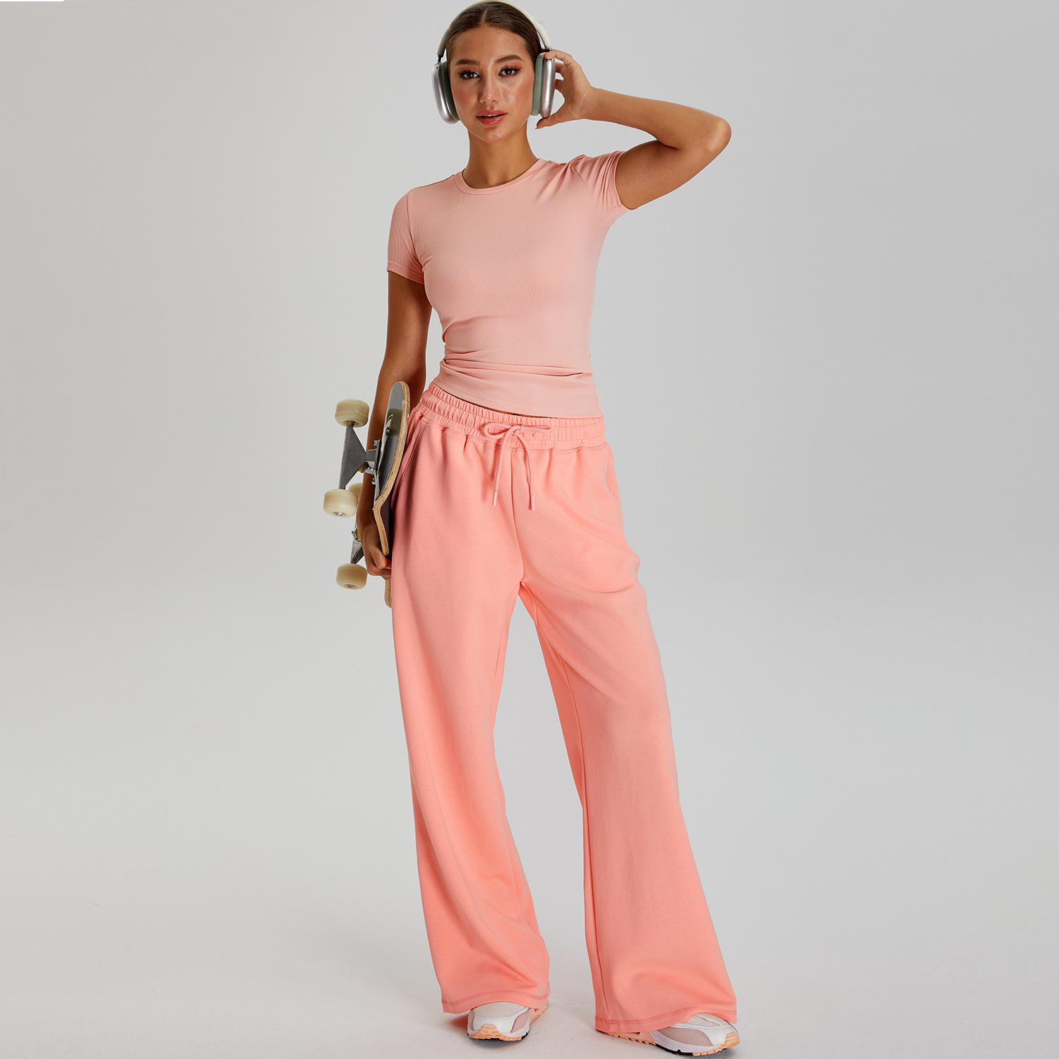 Traje de yoga ajustado transfronterizo, hilo fino, hombro, manga corta, pantalones casuales para correr de todo fósforo, traje deportivo de fitness para mujer image 12