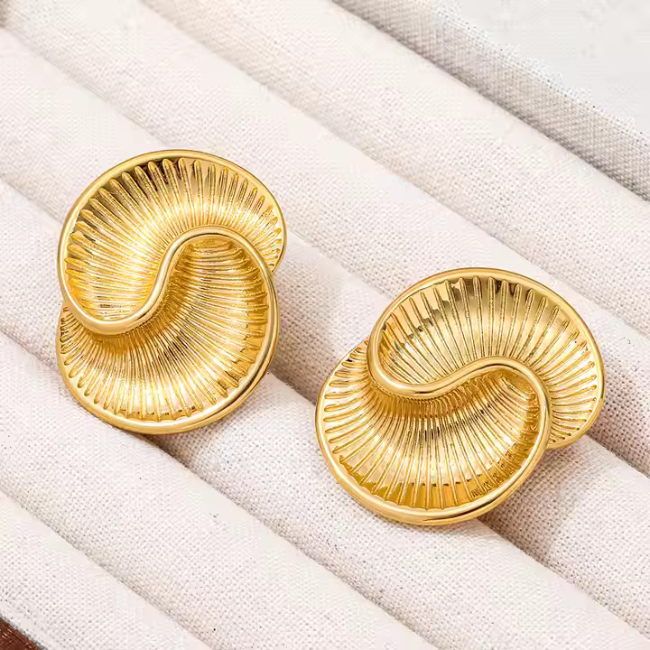 Tina transfronteriza inswind pernos de acero inoxidable para mujeres no decolor acero de titanio chapado en oro 18K pernos de anillo de nicho de alta calidad