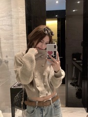 复古卡其色翻领双排扣针织开衫女秋季设计感小众毛衣短款气质上衣