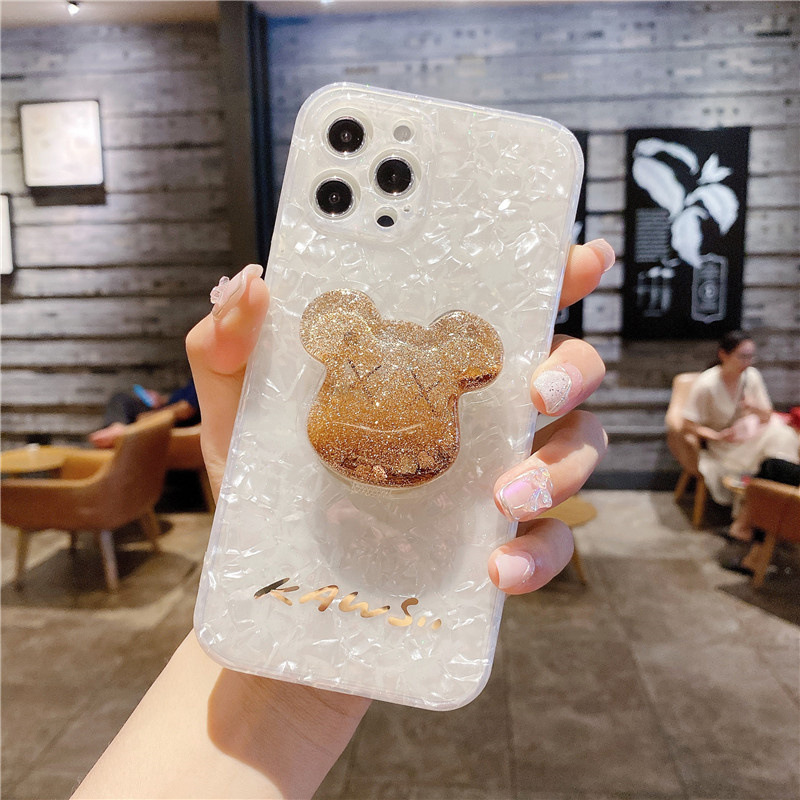 暴力的なクマの頭