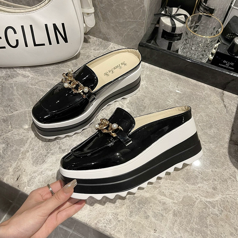 Тапочки на толстой подошве на танкетке Baotou, женская верхняя одежда, новые осенние Повседневные тапочки больших размеров без каблука с цепочкой