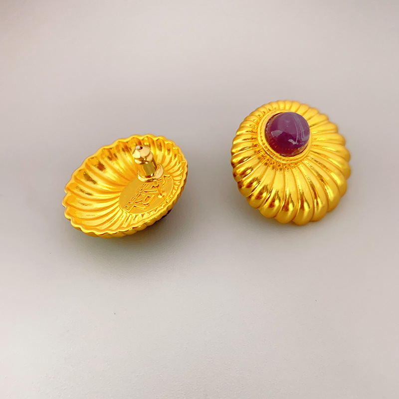 Fashion Scallop Copper Inlay Artificial Gemstones Ear Studs 1 Pair