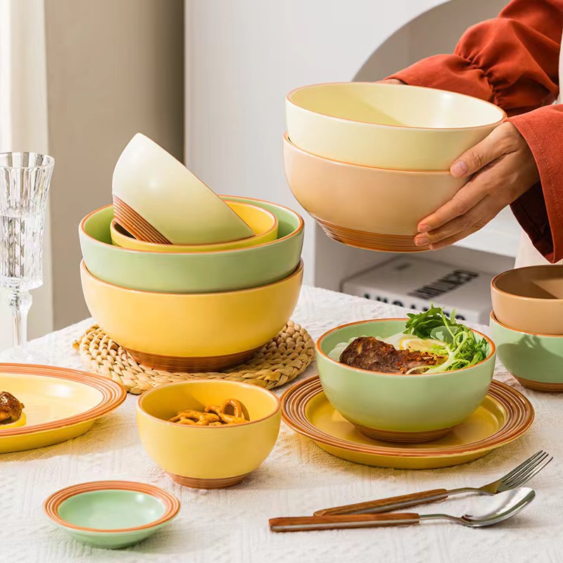 Simple cubiertos de cerámica nórdica crema doméstica platos de viento conjunto de platos de arroz anti-escaldado platos de pescado platos de platos al por mayor
