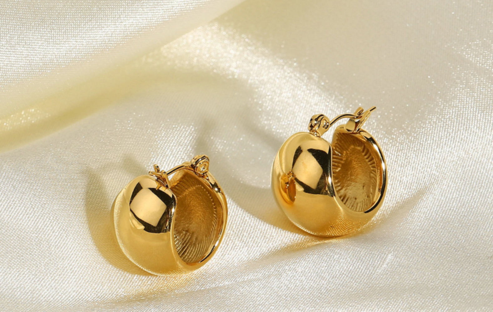 simple spherical goldplated stainless steel earringspicture8