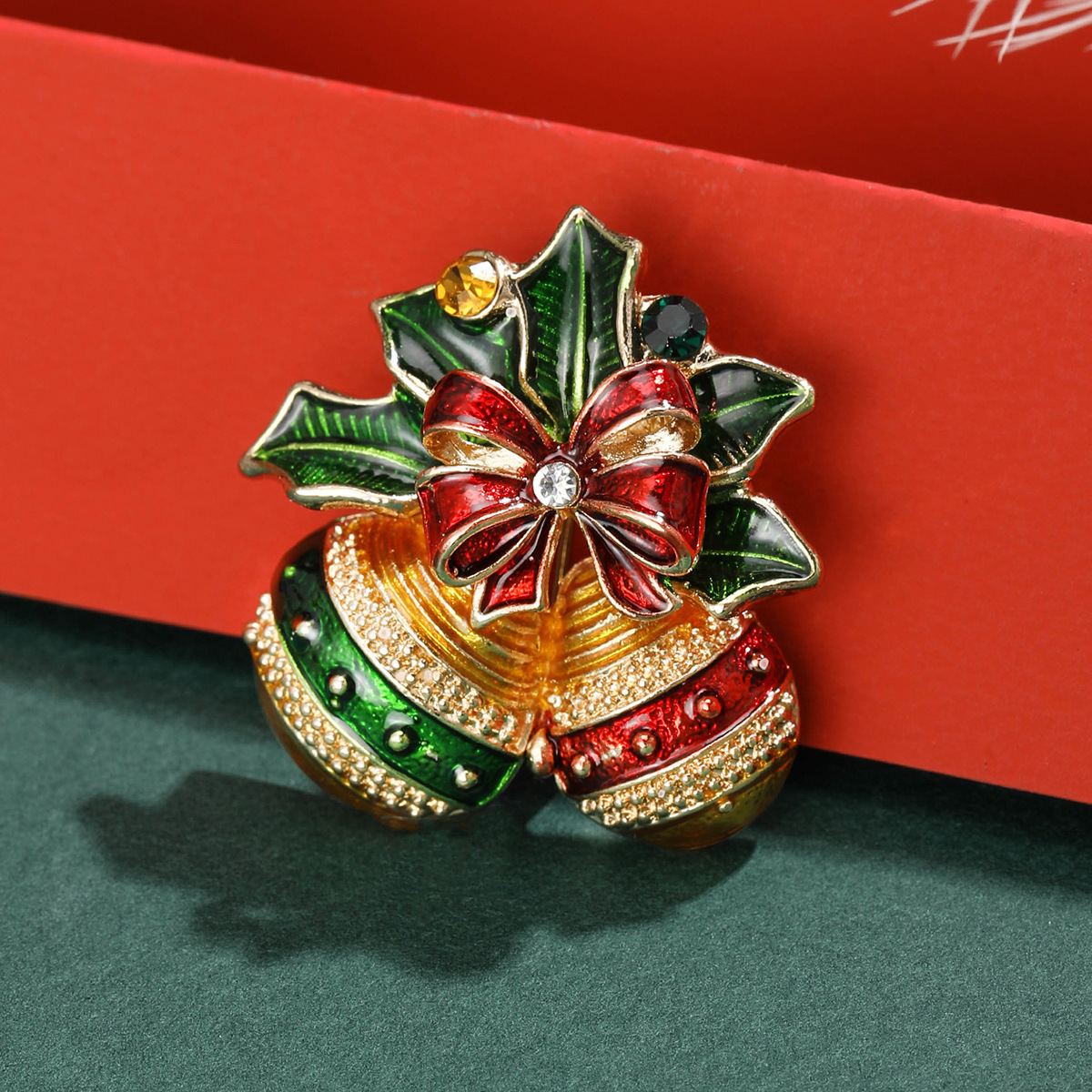 European and American fashion simple alloy enamel bell brooch Christmas series men's and women's clothing corsage jewelry pins