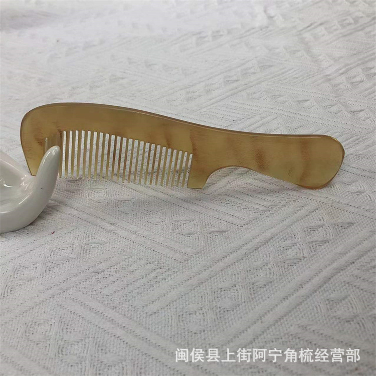 Goat Horn Comb 16cm Medium Handle Massage Comb for Scalp and Hair Care overview