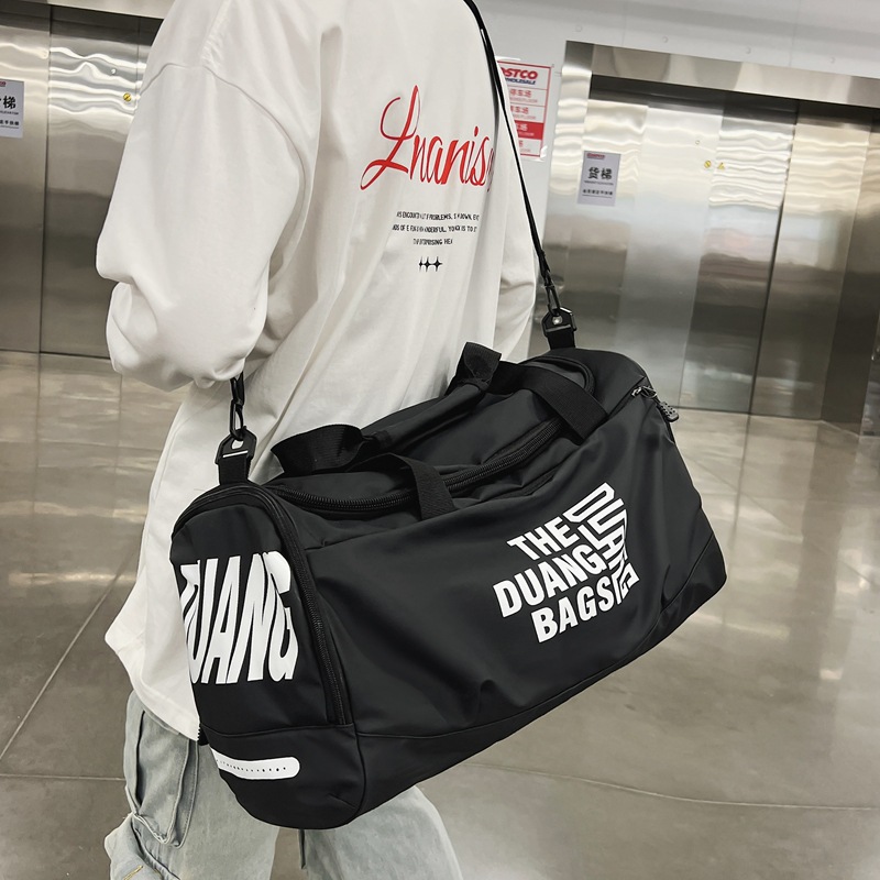 Fashionable trend capacious handheld design travel bag to go out