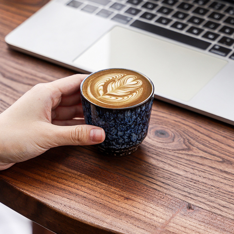 Tasse à thé en céramique de qualité supérieure, personnalisable, pour savourer un café léger et raffiné, inspiré de l'espresso du Moyen-Orient._voghion.com