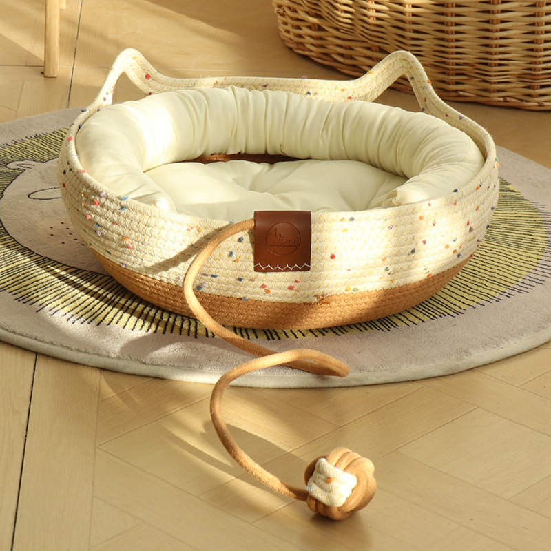 Yuanbao 다채로운 폼폼 갈색 장난감 공 + 흰색 면 패드 + 흰색 베개