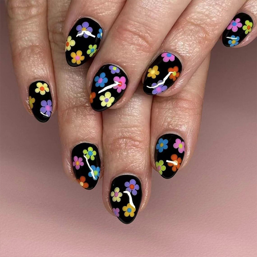 False Nails With Floral Patterns For Spring Oval Manicure Set_voghion.com