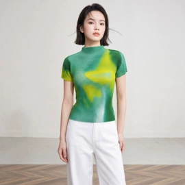 连衣裙;时尚休闲套装;女式T恤