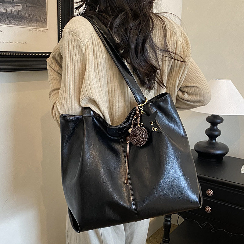 Túi tote nữ cỡ lớn dáng shopping, đeo vai hai quai, chất liệu PU mềm, phong cách công sở — Màu cà phê Không có mặt dây chuyền, Màu nâu không có mặt dây chuyền, Rượu vang đỏ không có mặt dây chuyền, kaki không có mặt dây chuyền chi tiết 20