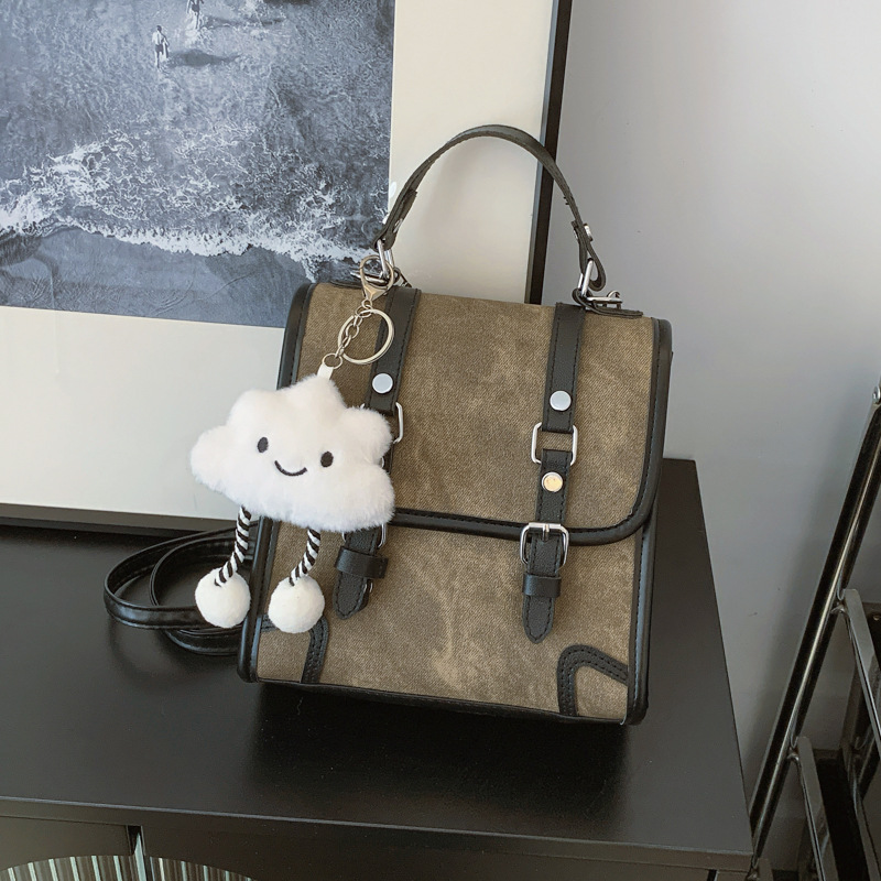 Este año, la popularidad de la mochila de mujeres de nicho 2024 nueva mochila de estilo universal, mini mochila de viaje de moda.