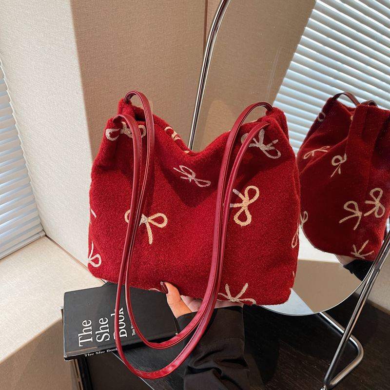 Bolsa de tendencia de gran capacidad para mujeres 2025 invierno nuevo estilo versátil bolso de viaje de moda bolso de hombro de brazo