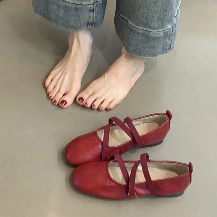 Zapatos franceses de hadas cruzadas rojos, zapatos de sol plano, zapatos de sol para mujeres, 2026 verano, nuevos zapatos de noche