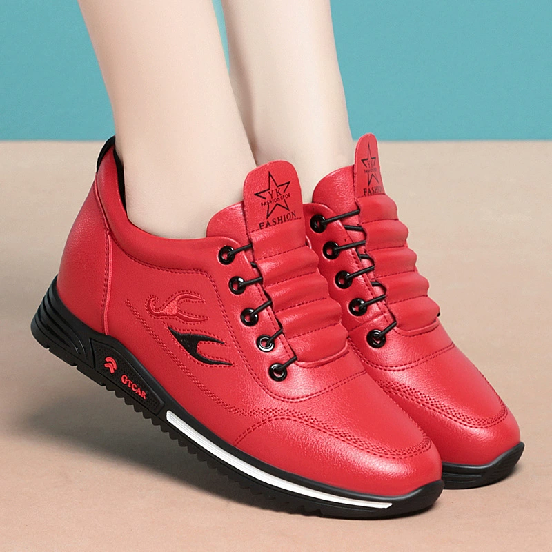 Мамины туфли на мягкой подошве, нескользящие женские туфли среднего и пожилого возраста, весна-осень, новинка 2025 года, повседневные и удобные белые туфли, удобная спортивная женская обувь