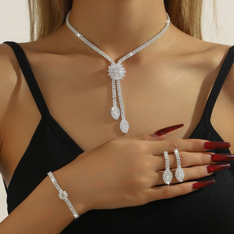 Amazon Bridal Water Drop Leaf Gemstone Wedding Jewelry Set Banquet Versatile Light Luxury Rhinestone Necklace Earrings for Women