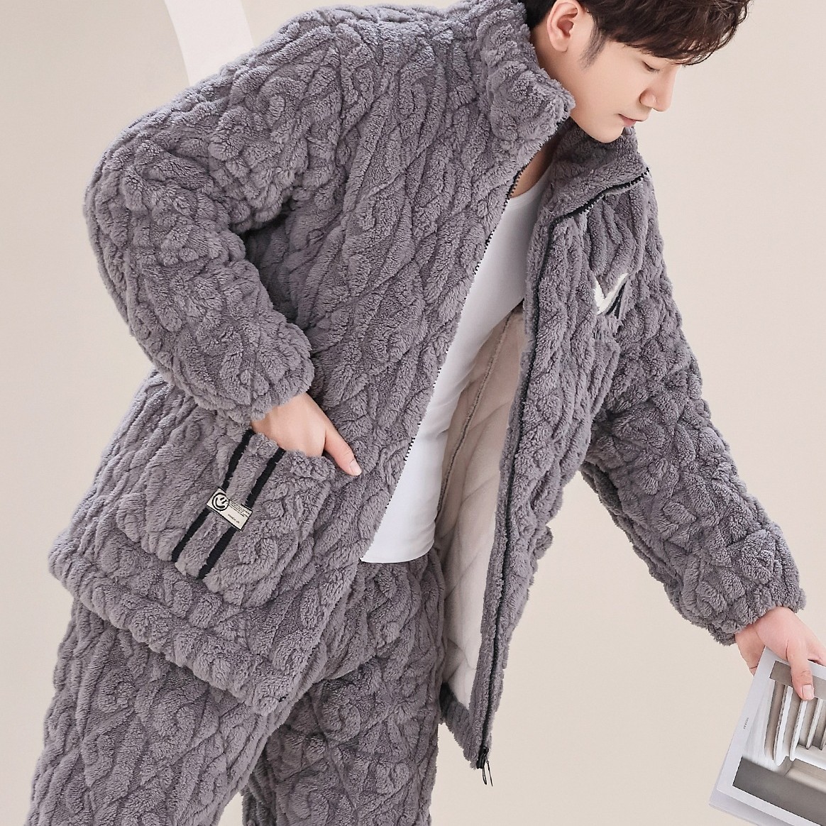 기모 겨울 세트 3 층 남성 산호 양털 가을과 겨울 두꺼운 퀼트 플란넬 새 파자마 홈 옷