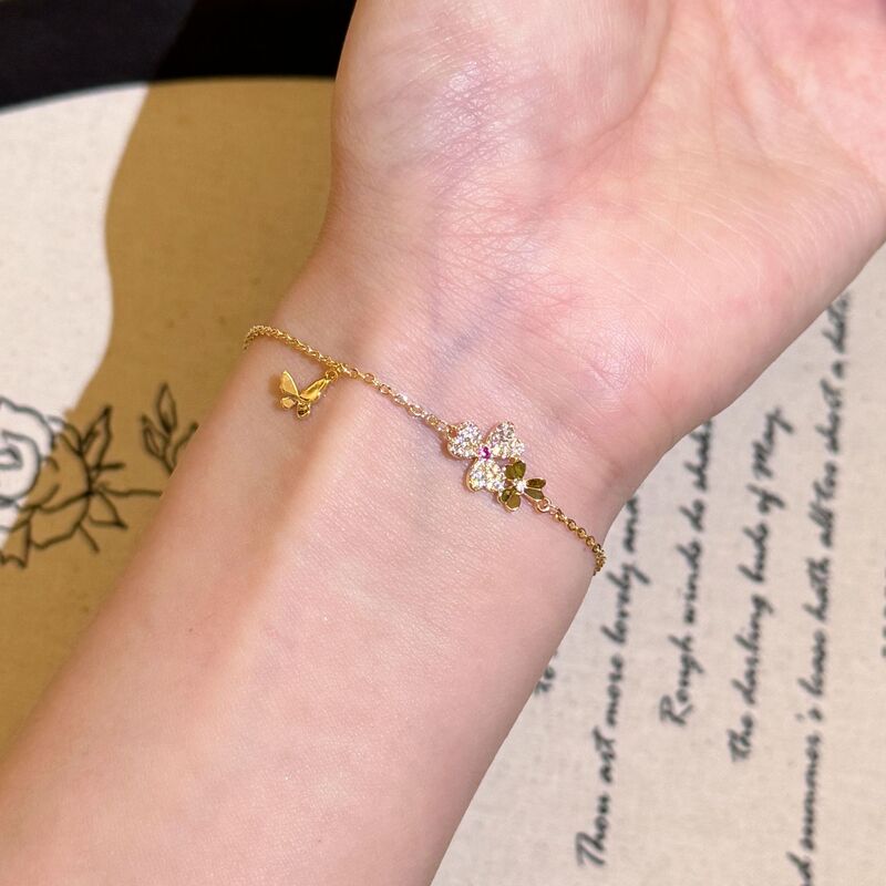 French Clover Bracelet New Jewelry Light Luxury High Sense Niche Design Sense Exquisite Bracelet Women's Cross-border Bracelet