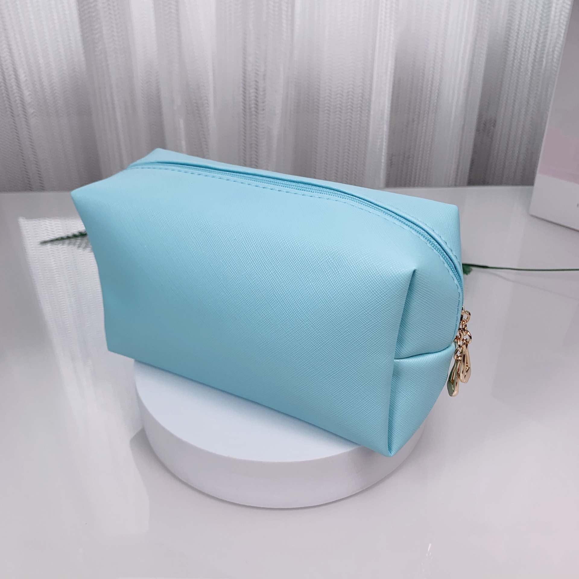 미디엄 라이트 블루