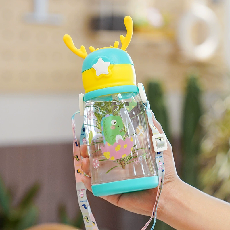 High quality plastic square handheld capacious glass with glass for water, 600 ml
