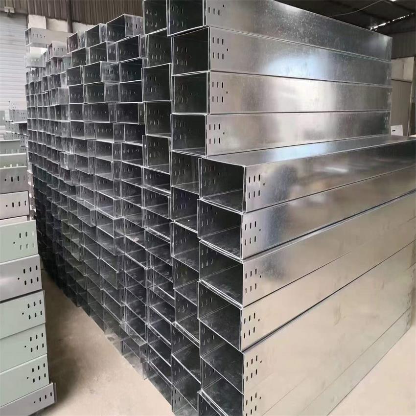 乐山自贡销售Q235镀锌圆管 镀锌方矩管 镀锌檩条加工 折弯 定尺