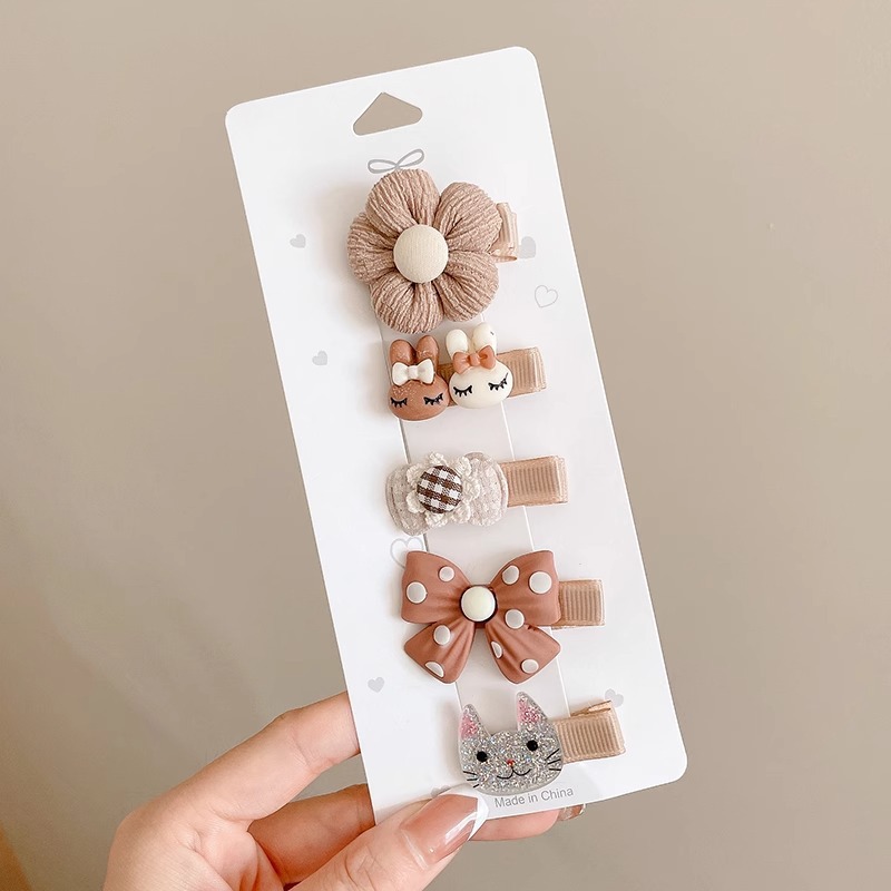 6 # Juego de flores de color café de 5 piezas. @