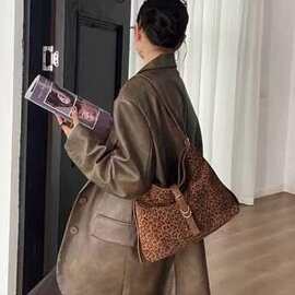真皮女包时尚豹纹设计单肩包甜酷手提腋下包潮流百搭通勤斜挎包潮